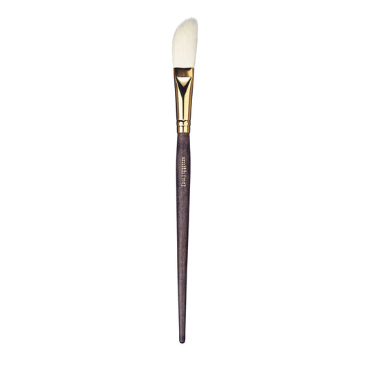Front view of a fan makeup brush with a gold ferrule and dark wood handle, labeled with the brand name “Smith” and the brush number “104”
